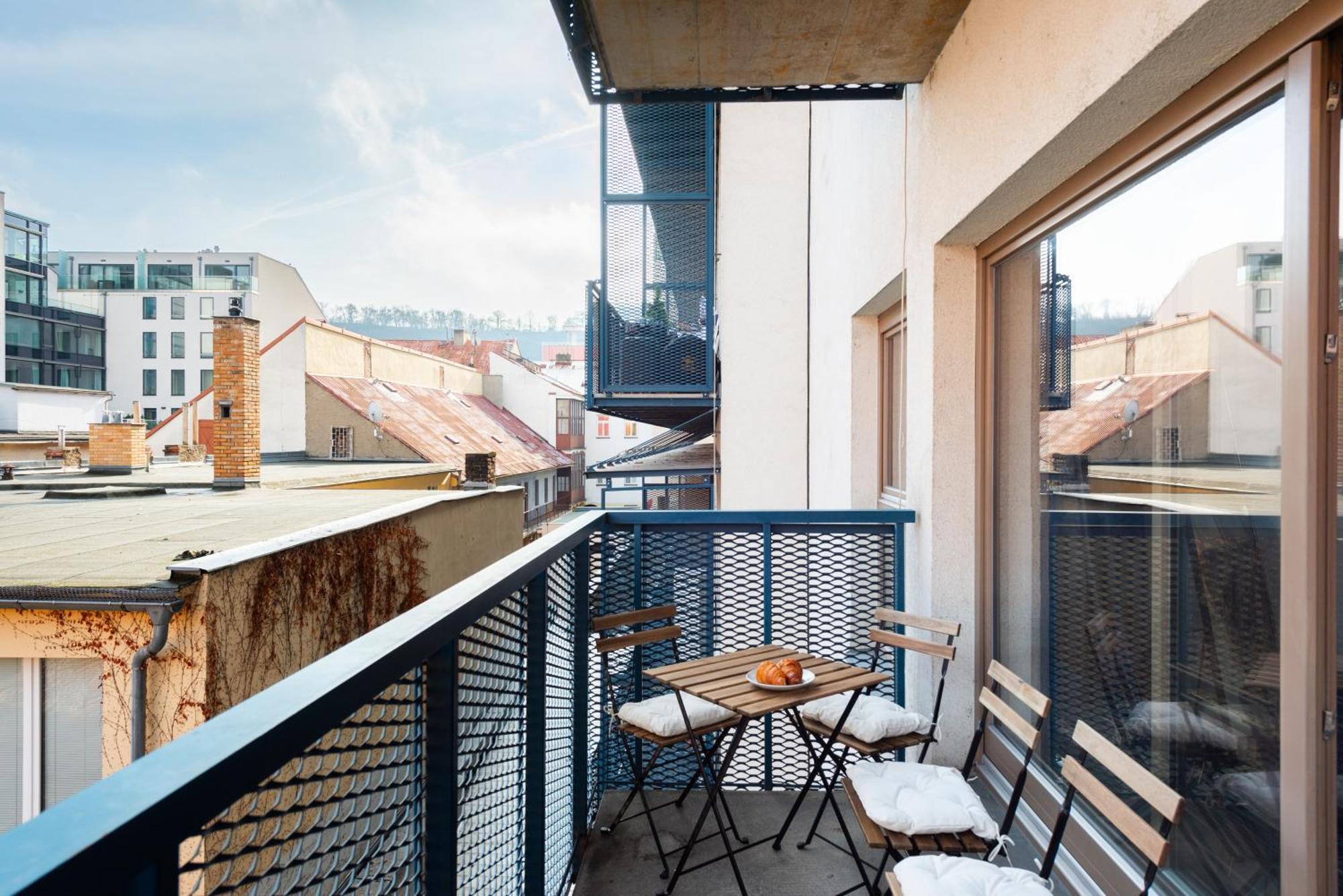 Spacious Apartments Near Karlin Square Praga Exterior foto
