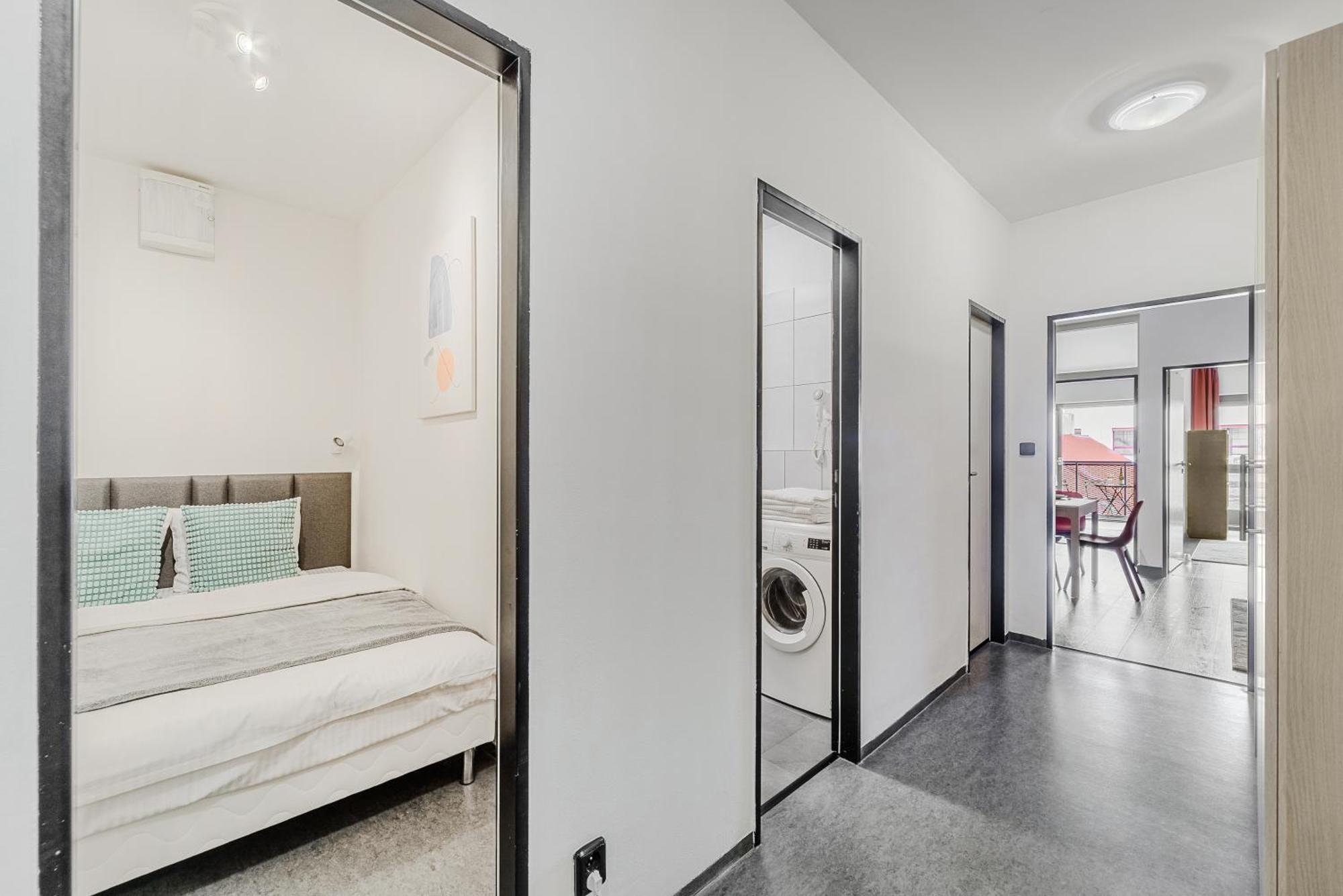 Spacious Apartments Near Karlin Square Praga Exterior foto