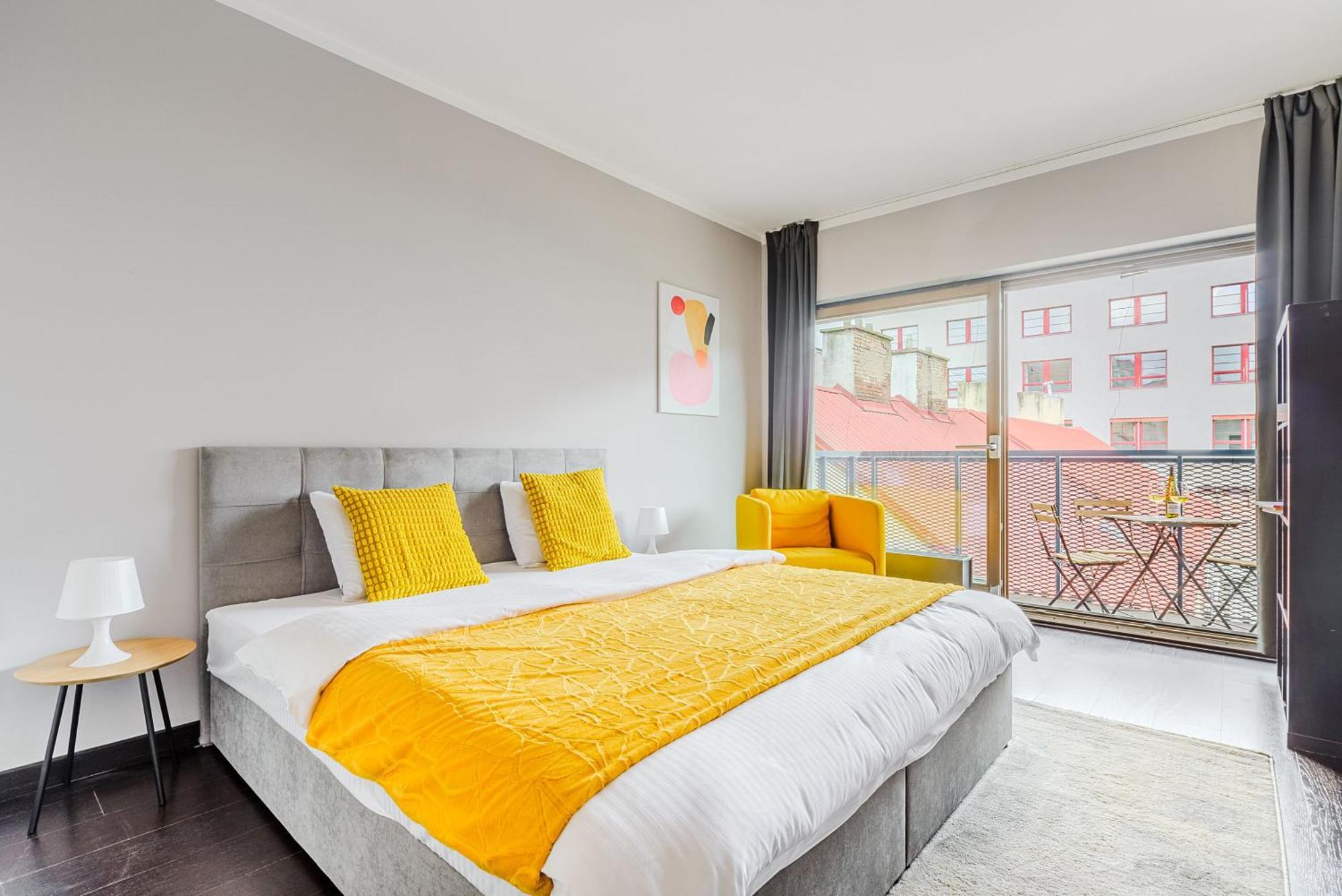 Spacious Apartments Near Karlin Square Praga Exterior foto