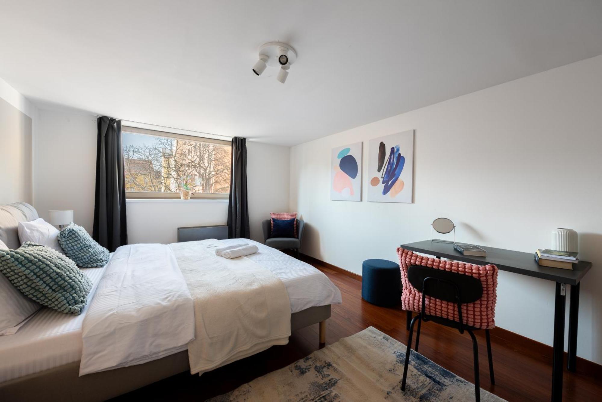 Spacious Apartments Near Karlin Square Praga Exterior foto