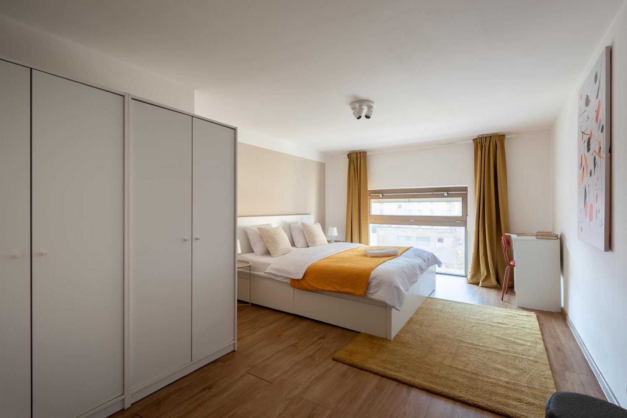 Spacious Apartments Near Karlin Square Praga Exterior foto